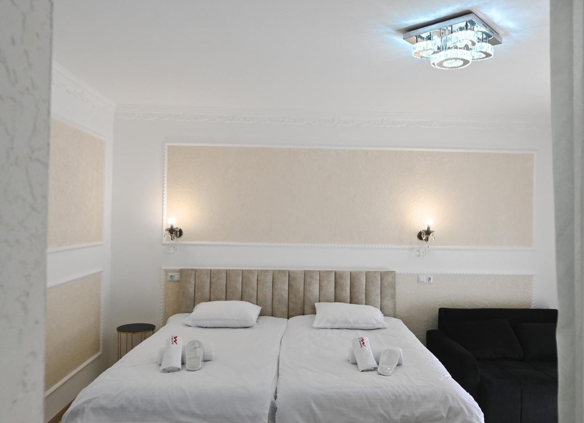 Jerusalem Hotel Kutaisi Esterno foto