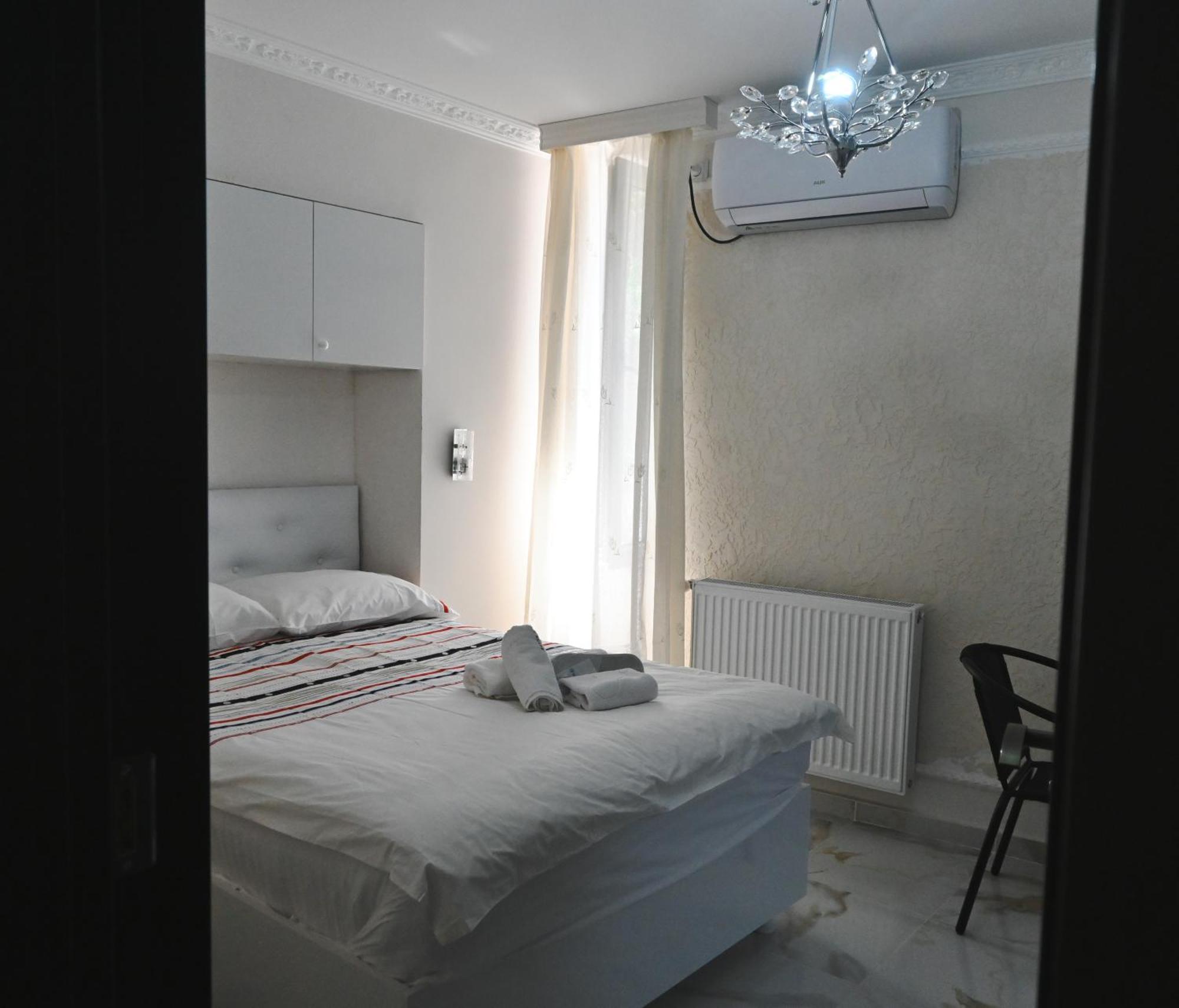 Jerusalem Hotel Kutaisi Esterno foto