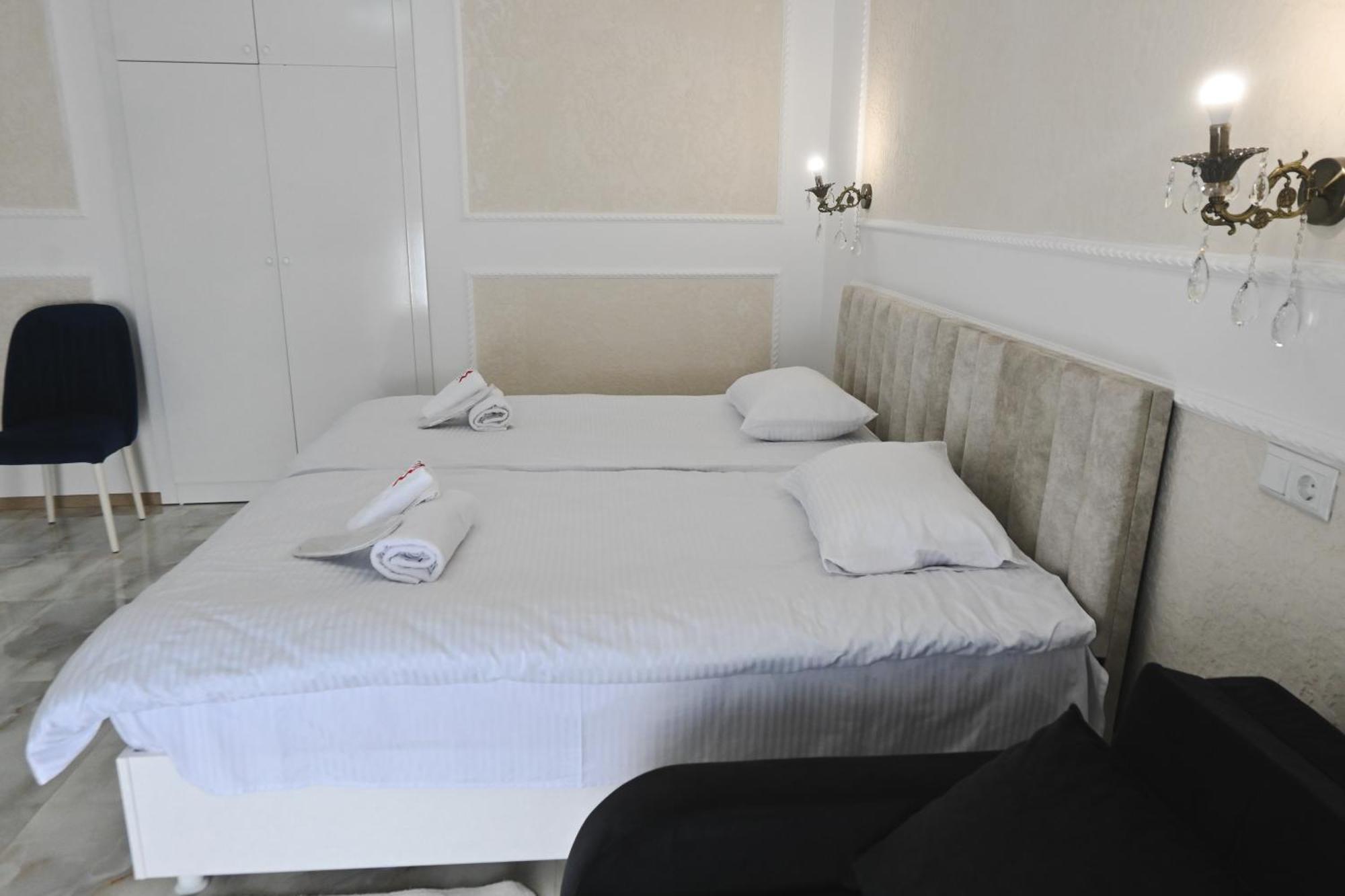 Jerusalem Hotel Kutaisi Esterno foto